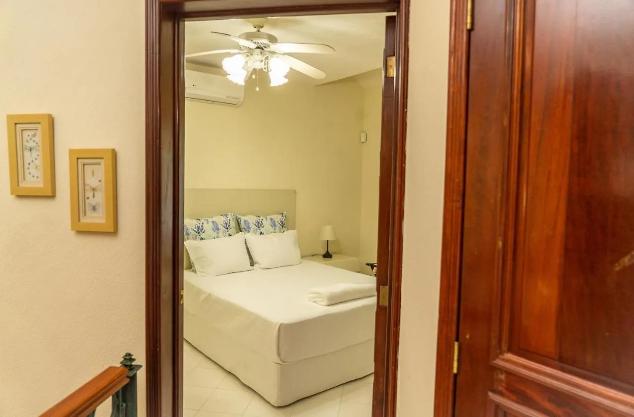 Magnifica Villa Palmeras Luxurious 4 Bedroom 6 Bds 4 Ba Private Pool Lagoon Front Super Fast Wifi Cancun 0*,