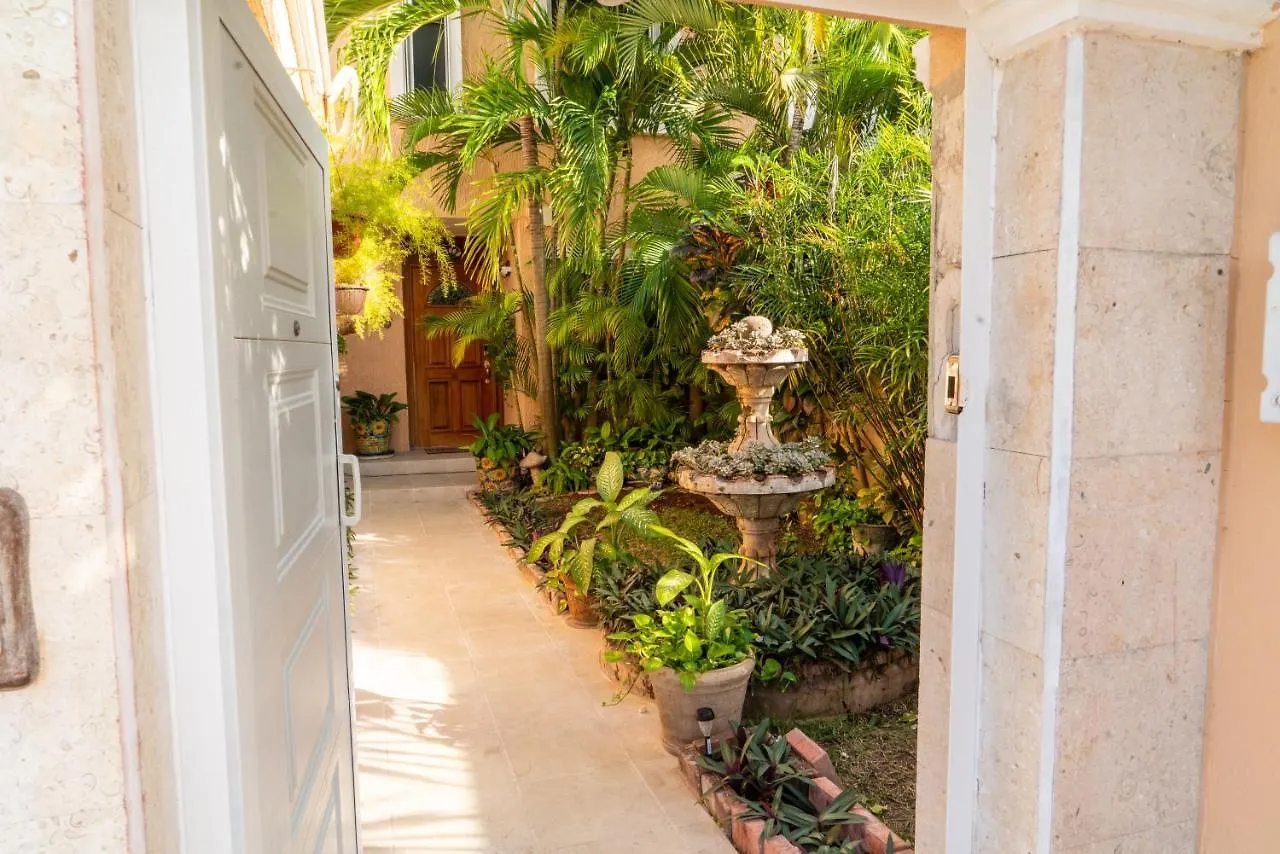 Magnifica Villa Palmeras Luxurious 4 Bedroom 6 Bds 4 Ba Private Pool Lagoon Front Super Fast Wifi Cancun
