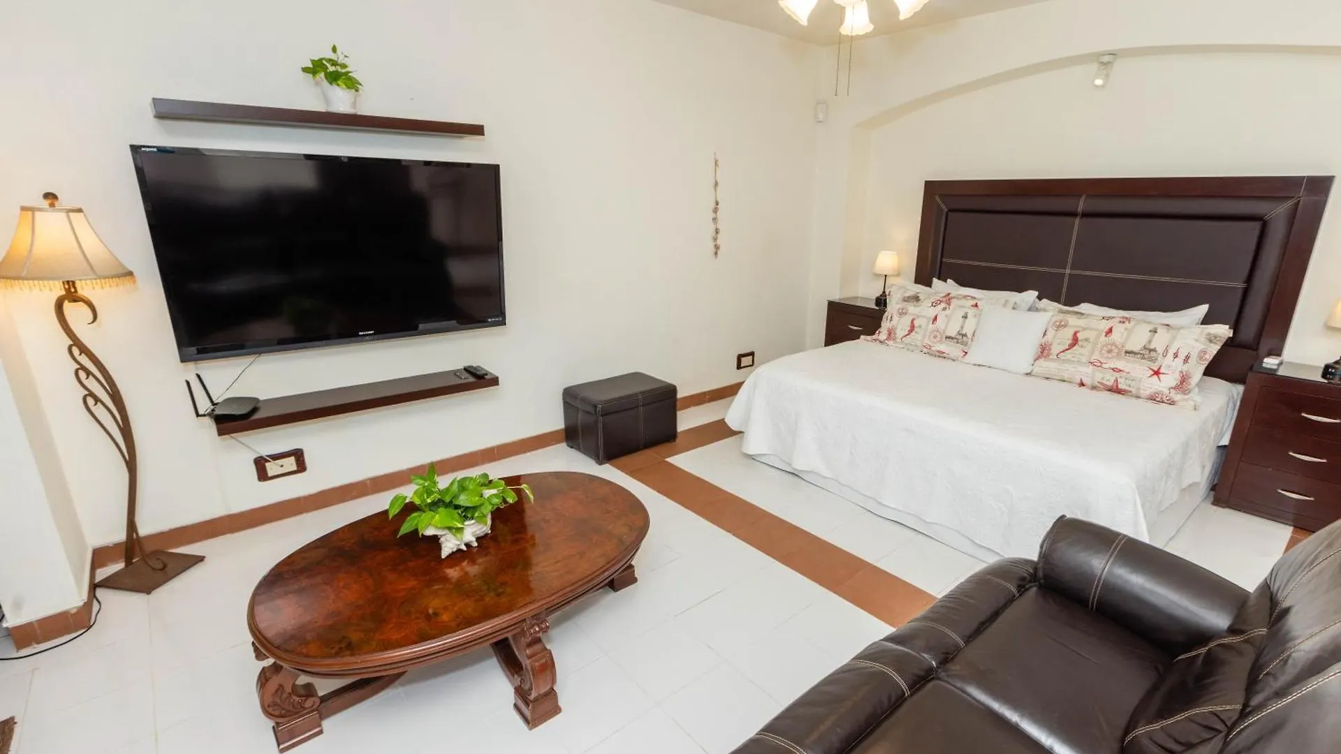 Magnifica Villa Palmeras Luxurious 4 Bedroom 6 Bds 4 Ba Private Pool Lagoon Front Super Fast Wifi Cancun