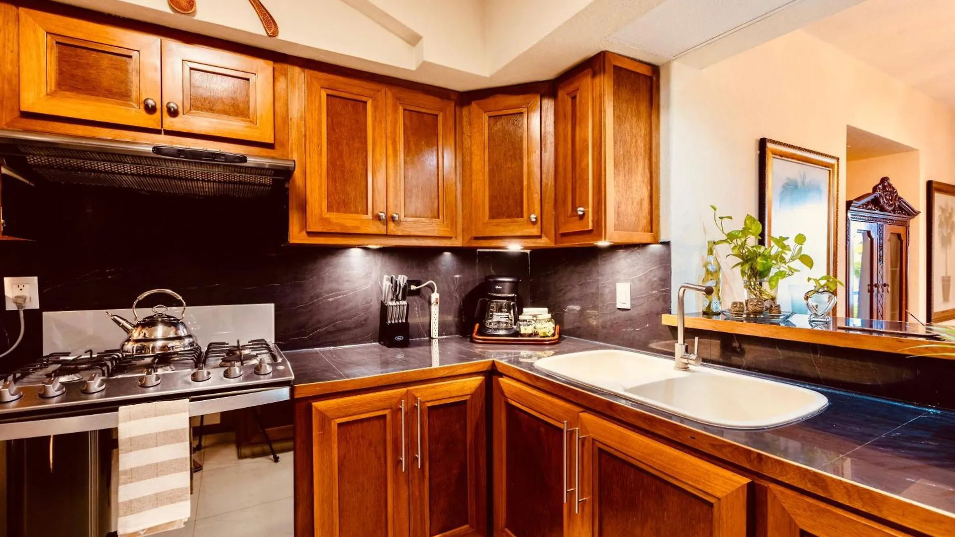 Magnifica Villa Palmeras Luxurious 4 Bedroom 6 Bds 4 Ba Private Pool Lagoon Front Super Fast Wifi Cancún