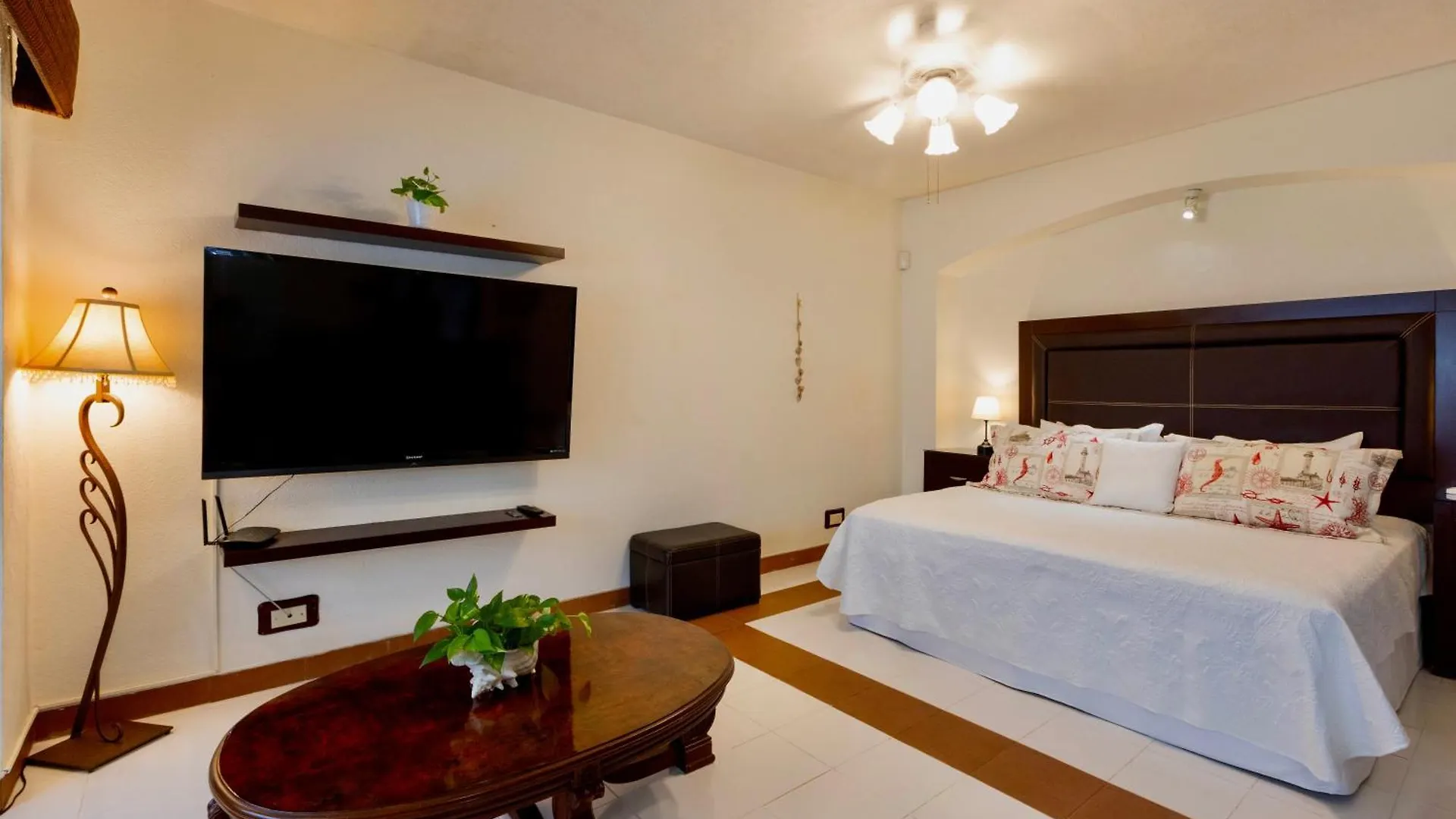 Magnifica Villa Palmeras Luxurious 4 Bedroom 6 Bds 4 Ba Private Pool Lagoon Front Super Fast Wifi Cancún 0*,
